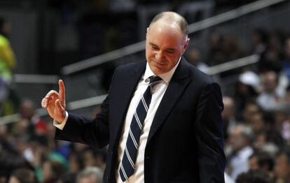 Pablo Laso gesticula durante el partido ante el Efes.