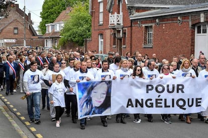 Marcha en recuerdo a Angélique, una niña francesa asesinada y violada por un criminal reincidente