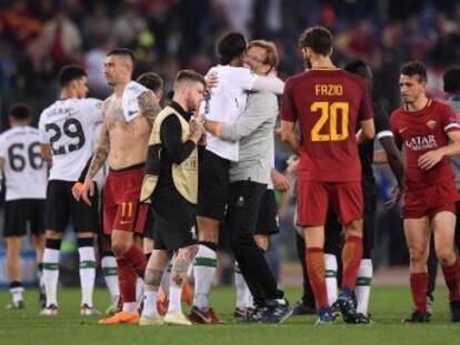 Expuesto a sus profundas debilidades defensivas, el equipo inglés fue goleado por un rival que, agitado por Dzeko, corrigió su planteamiento suicida de Anfield