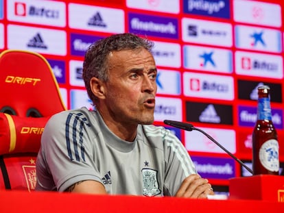 El seleccionador español Luis Enrique Martínez durante la rueda de prensa que ha ofrecido este jueves en la Ciudad Deportiva de Las Rozas, en Madrid.