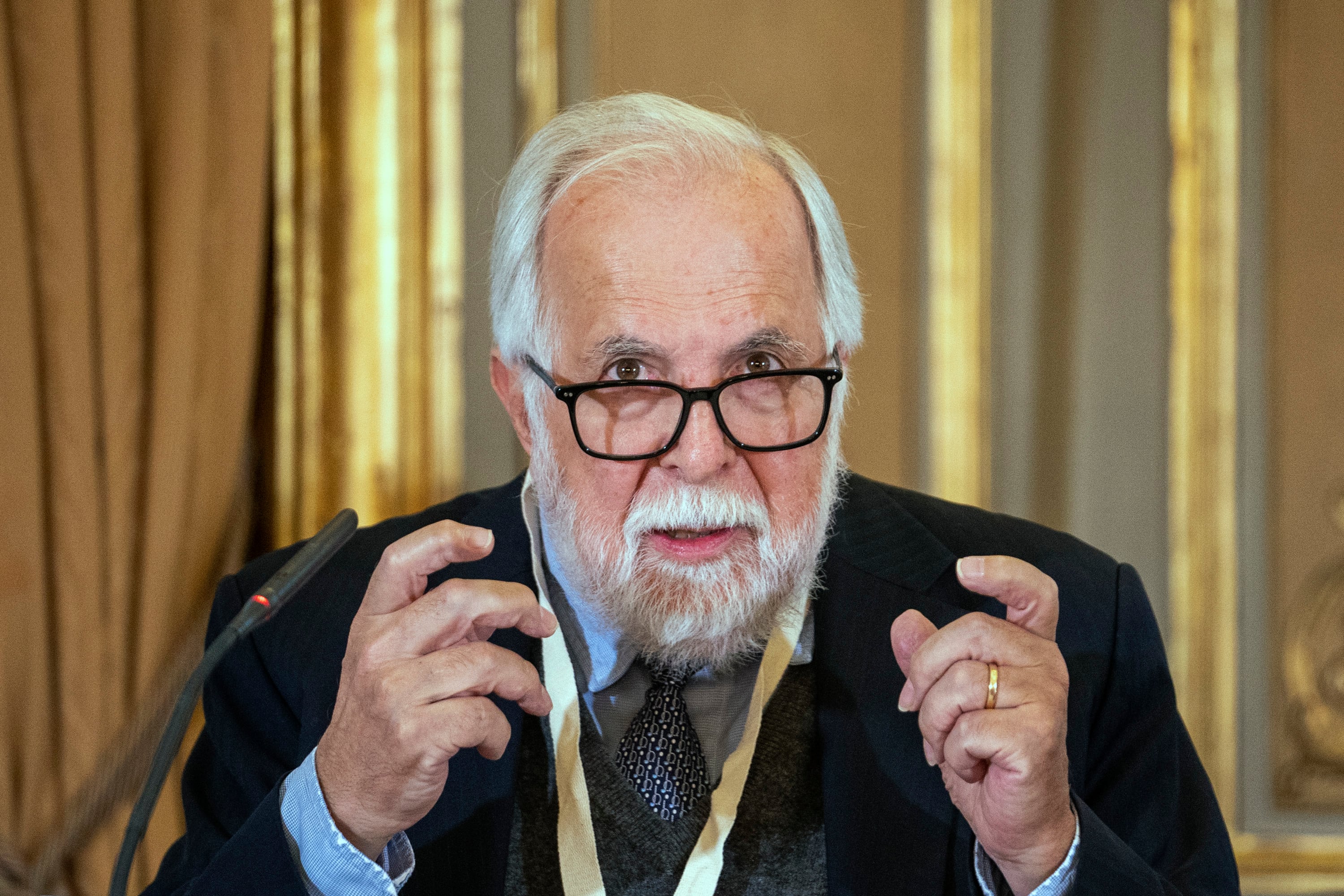 El director de la Academia Mexicana de la Historia, Javier Garciadiego,  durante el acto en Casa América, en Madrid, este lunes.