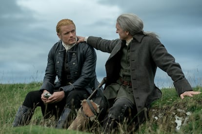 Sam Heughan y Steven Cree, en una imagen de los nuevos capítulos de la séptima temporada de 'Outlander'.