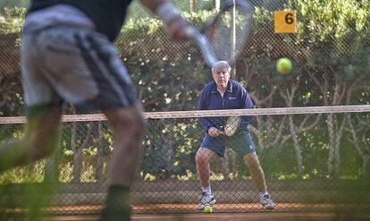 Jordi Montull, jugando a tenis en 2009, unos meses despu&eacute;s del registro del Palau.