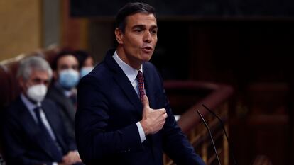 El presidente del Gobierno, Pedro Sánchez, interviene en la segunda sesión del debate de moción de censura presentada por Vox, este jueves en el Congreso.