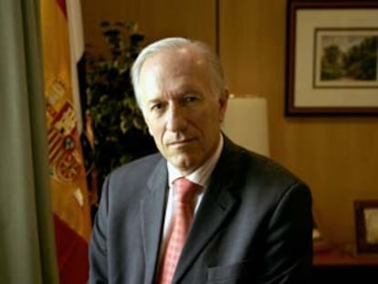 Agustín Azparren Lucas, en su despacho del Consejo.