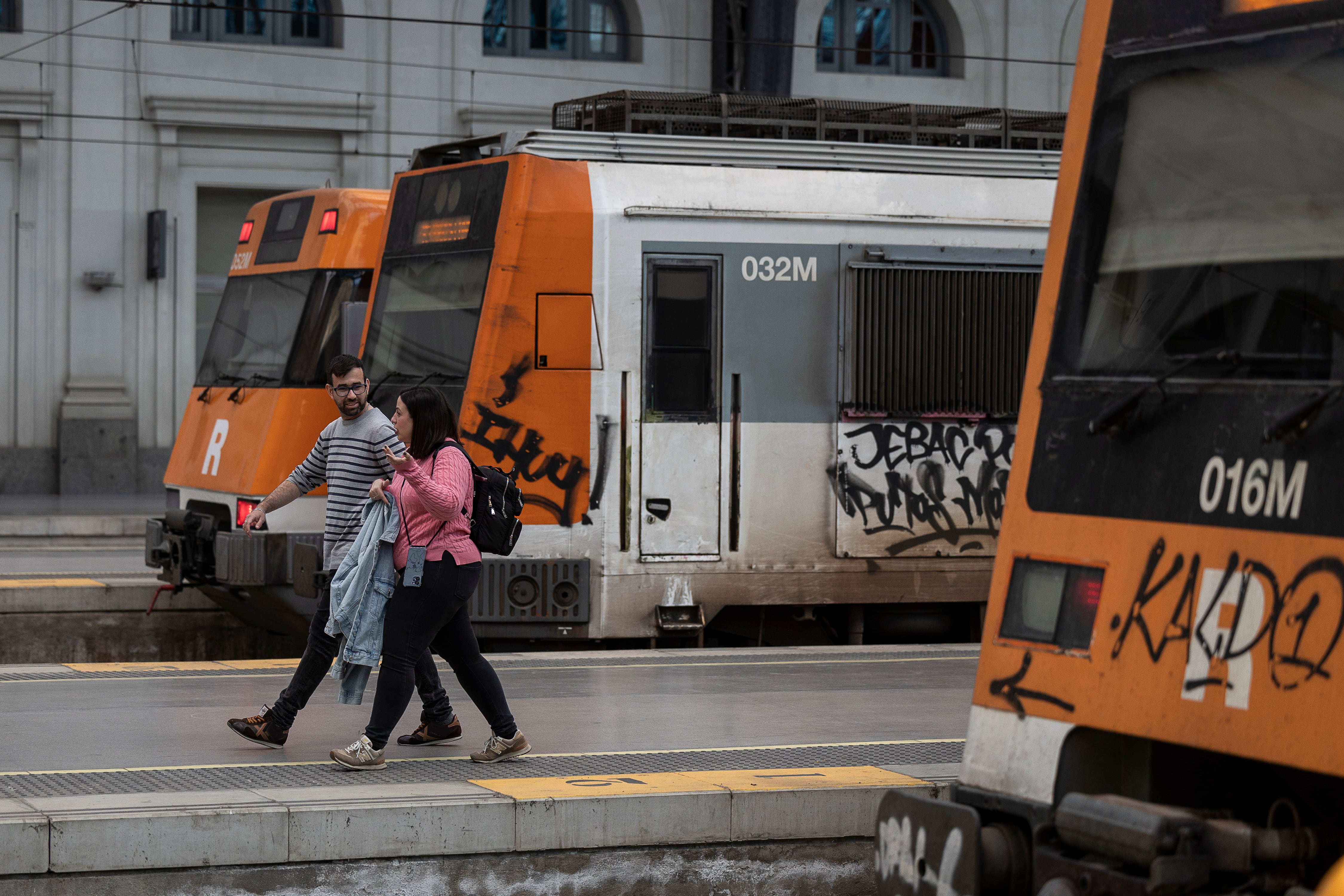 Cortada la circulación de trenes en el Garraf para evacuar a 67 viajeros de un convoy averiado en un túnel Publicado por Últimas noticias: la última hora de hoy en EL PAÍS