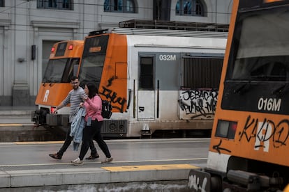 Trenes de Rodalies en la estación de Francia