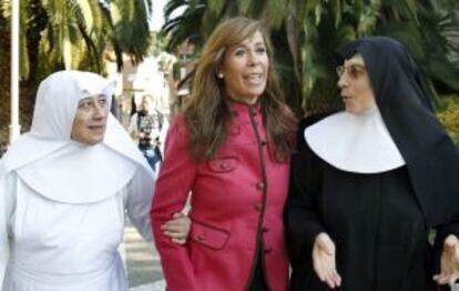Sánchez-Camacho, en su visita a una residencia de ancianos.