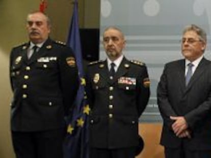 Antonio Camacho y los responsables de la lucha antiterrorista.