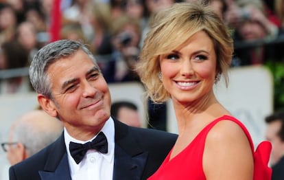 George Clooney y Stacy Keibler.