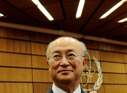 Yukiya Amano, tras ser elegido ayer director del Organismo Internacional de la Energía Atómica.