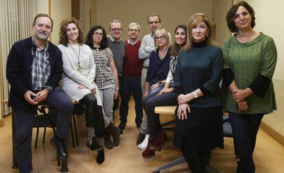 Médicos en familia: de izquierda a derecha, Suso Sueiro, María Fernández, Elena Polentinos, Miguel Melguizo, Salvador Tranche, Paulino Cubero, Gisela Galindo, Isabel Arenas, Ana Arroyo y Remedios Martín.[