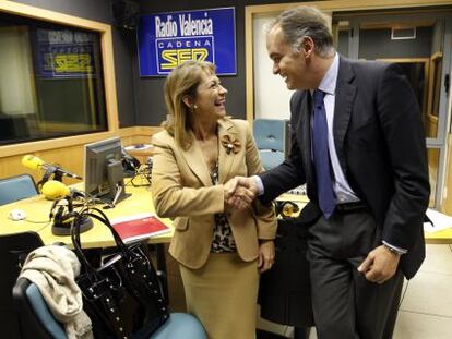 Debate en la cadena SER entre Esteban Gonz&aacute;lez Pons (PP) e Inmaculada Rodr&iacute;guez-Pi&ntilde;ero (PSOE).