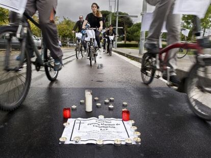 Members of the Catalonia Bicycle Club mourn the loss of a bike lane.