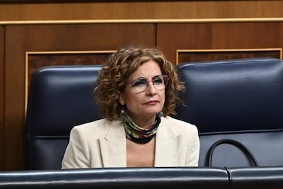 La vicepresidenta primera del Gobierno y ministra de Hacienda, María Jesús Montero, en el Congreso.