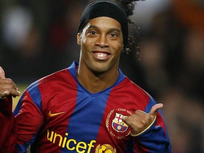 L&#039;exjugador del Bar&ccedil;a, Ronaldinho, el 2007. 