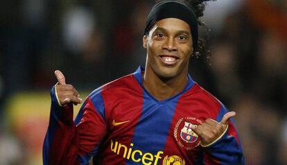 L&#039;exjugador del Bar&ccedil;a, Ronaldinho, el 2007. 