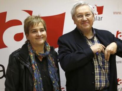 Rebeka Ubera y Patxi Zabaleta en un acto en San Sebastián. 