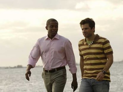 Gus (Dule Hill, a la izquierda) y Shawn (James Roday), en una escena de <i>Psych.</i>