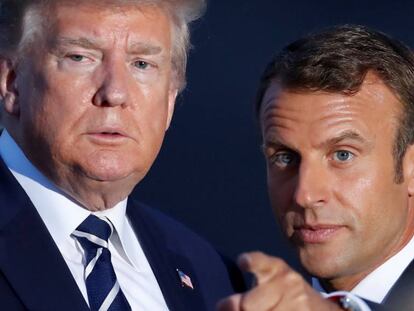 El presidente de EE UU, Donald Trump, junto al presidente de Francia, Emmanuel Macron, durante la cumbre del G7 este domingo. 