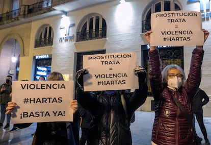 Concentración en Zaragoza con motivo del Día Internacional de la Eliminación de la Violencia contra la Mujer.