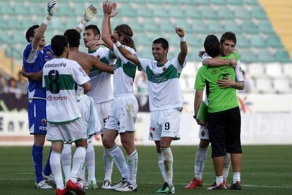 Los jugadores del Elche celebran la victoria conseguida sobre el Nàstic este fin de semana