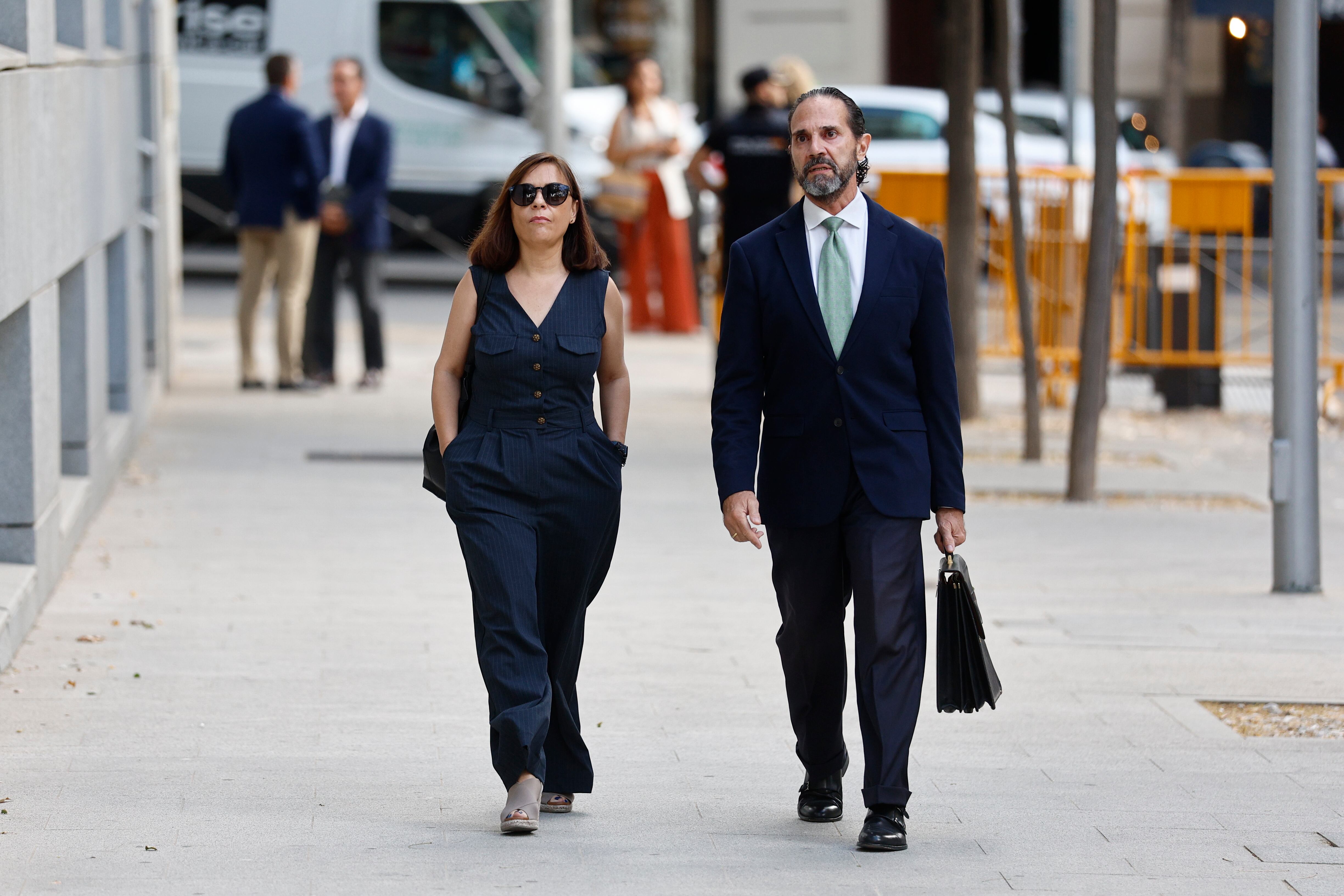 La gerente del PSOE descarga en Cerdán la responsabilidad de los encargos a los imputados en el ‘caso Leire Díez’