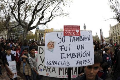 Manifestación antiabortista ante el Ayuntamiento de Valencia.