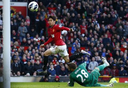 Kagawa marca uno de los tres goles que le ha marcado al Norwich City.