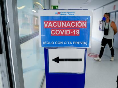 Señal del dispositivo de vacunación en el Hospital Severo Ochoa de Leganés, el 9 de junio de 2021.