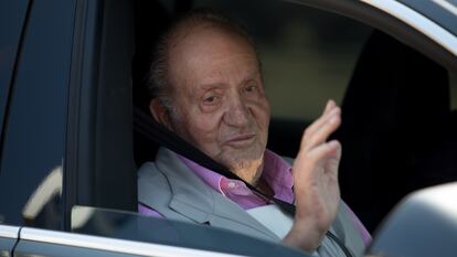 Juan Carlos de Borbón, tras abandonar el Hospital tras una operación el año pasado.