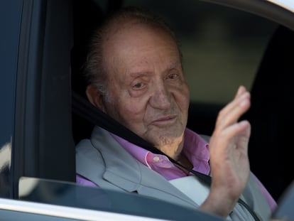 Juan Carlos de Borbón, tras abandonar el Hospital tras una operación el año pasado.