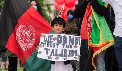 Protesta en Londres en contra de la llegada de los talibanes al poder, este miércoles.