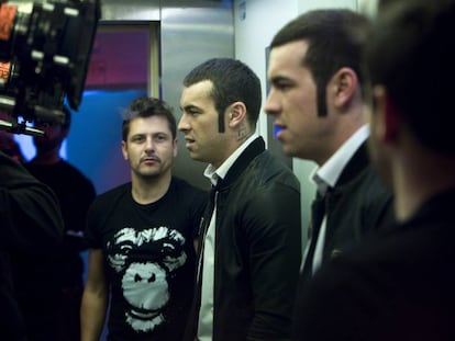 Kike Ma&iacute;llo y Mario Casas, en el rodaje de &#039;Toro&#039;.