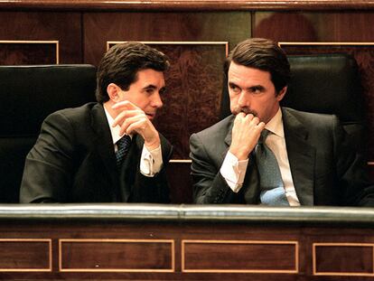 Jaume Matas y José María Aznar, en 2001.