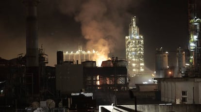 Incendio en la fábrica Iqoxe en Tarragona.