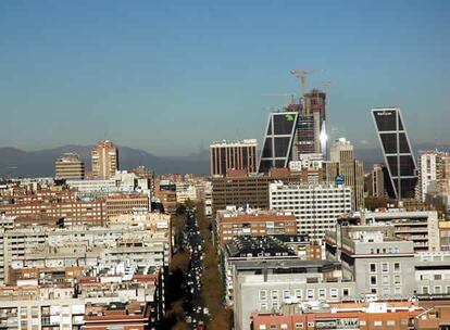 La oficina de Google tiene una vista de 180 grados de la ciudad de Madrid. Desde esta perspectiva se puede contemplar las Torres Kio en Plaza de Castilla.