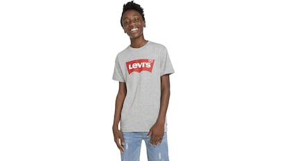 Los mejores regalos para adolescentes de 14 años: camiseta Levi's