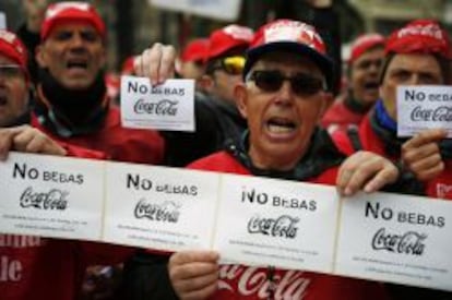 Protesta de trabajadores de Coca-Cola.