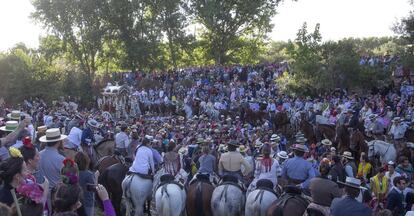 Paso de la Hermandad de Triana por el Vado del Quema.