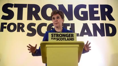 La entonces ministra principal de Escocia, Nicola Sturgeon, en una rueda de prensa el 23 de noviembre en Edimburgo.