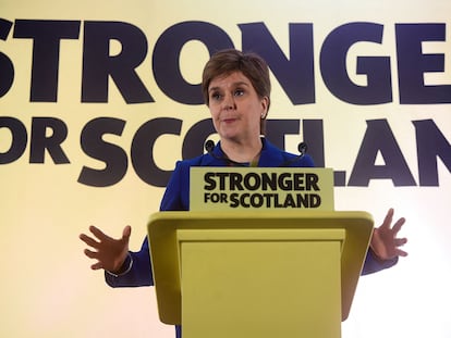 La entonces ministra principal de Escocia, Nicola Sturgeon, en una rueda de prensa el 23 de noviembre en Edimburgo.