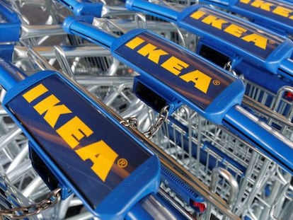 Carritos de Ikea en un establecimiento de Francia.