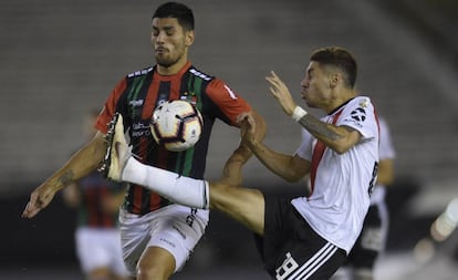 Passerini, del Palestino, ante Borre, de River.