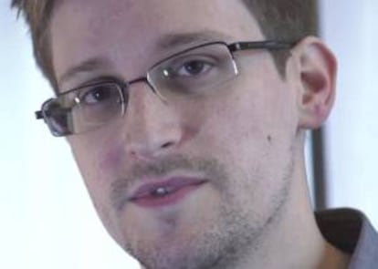 En la imagen un registro del exanalista de la CIA Edward Snowden, quien filtró miles de documentos acerca del espionaje electrónico que ha adelantado la Agencia Nacional de Inteligencia (NSA) de Estados Unidos a cientos de instituciones y autoridades en todo el mundo. EFE/Archivo