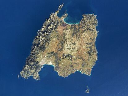 A Nikon D2Xs captured this shot of the Balearic islands of Mallorca and Cabrera on December 31, 2011. The photograph was taken by the 30th expedition.