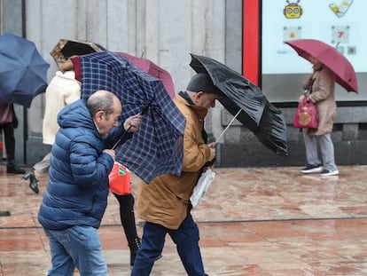 El día más adverso de la borrasca ‘Herminia’: viento intenso, fuerte temporal marítimo y lluvias generalizadas