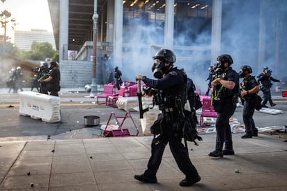 Tras dos días de protestas, el Gobierno de Donald Trump decidió intervenir las movilizaciones contra las redadas migratorias en Los Ángeles.