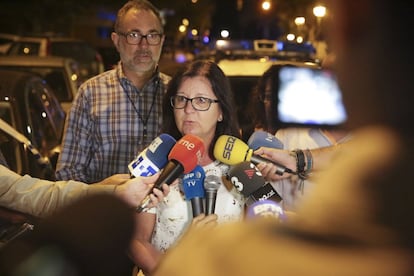 Camí Mendoza, alcaldesa de Cambrils, ha afirmado esta madrugada que el consejero de Interior, Joaquim Forn, detallará este viernes el alcance de la operación y ha confiado en que Cambrils recupere hoy la normalidad. "Quiero agradecer la rapidez de la patrulla de los Mossos, que ha estado en el sitio y el momento oportuno", ha dicho.