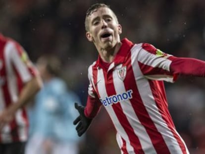 Muniain celebra uno de sus goles al Celta.